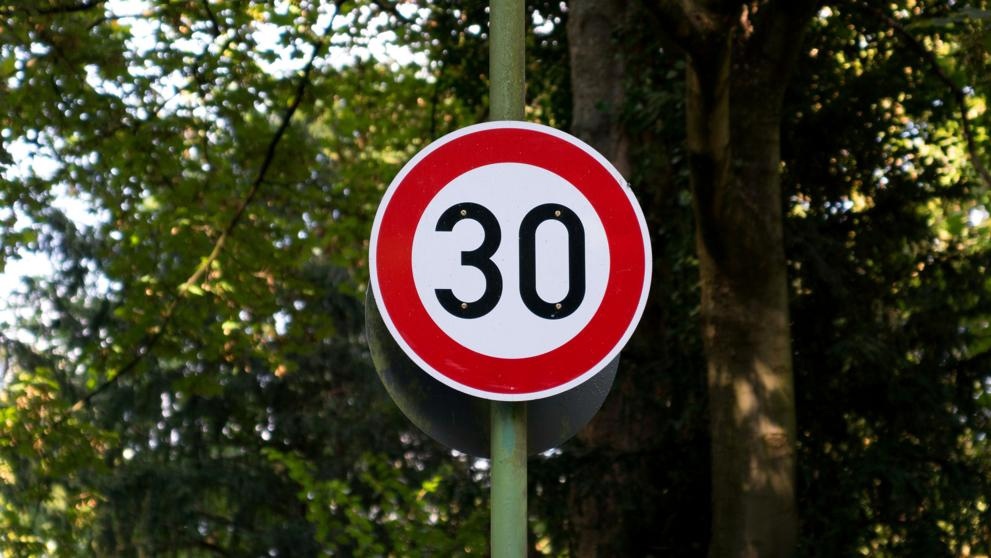 Скорость в городах хотят ограничить до 30 км/час